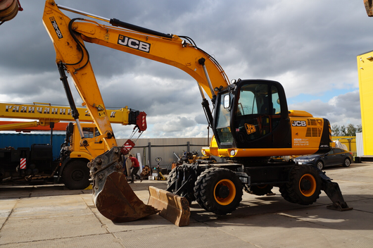 Колесный экскаватор JCB JC 160W