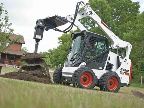 Мини-погрузчик Bobcat с гидробуром