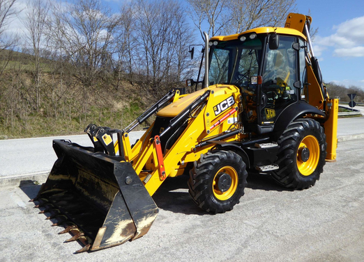 Экскаватор-погрузчик JCB 3CX